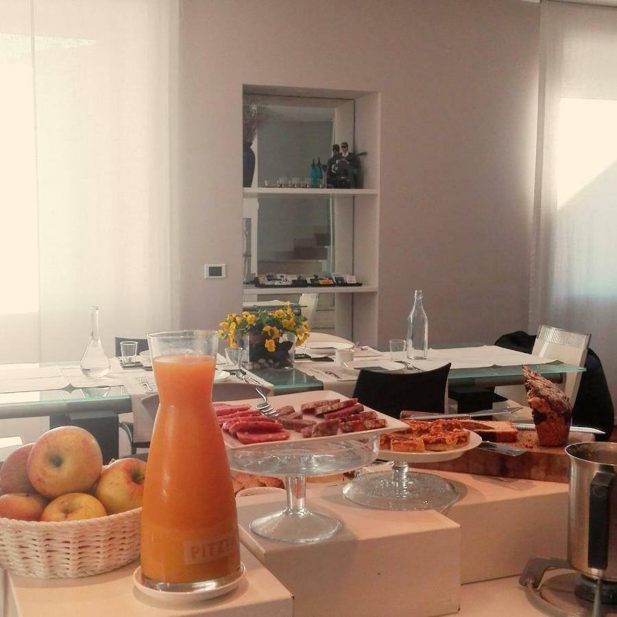 Largo Fileni 7 Acomodação com café da manhã San Benedetto del Tronto Exterior foto